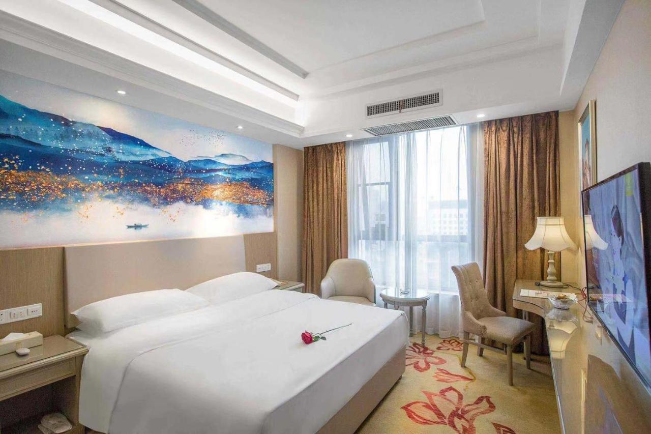Vienna Hotel Nanyang People Road Eksteriør billede