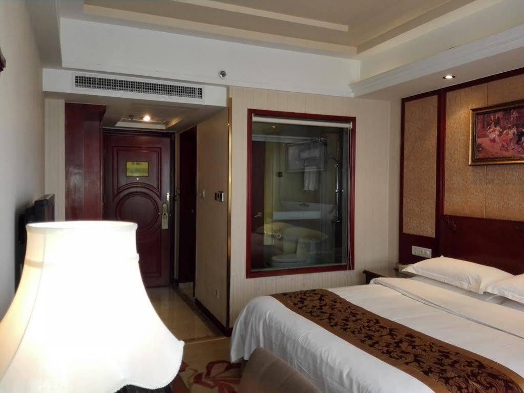 Vienna Hotel Nanyang People Road Eksteriør billede